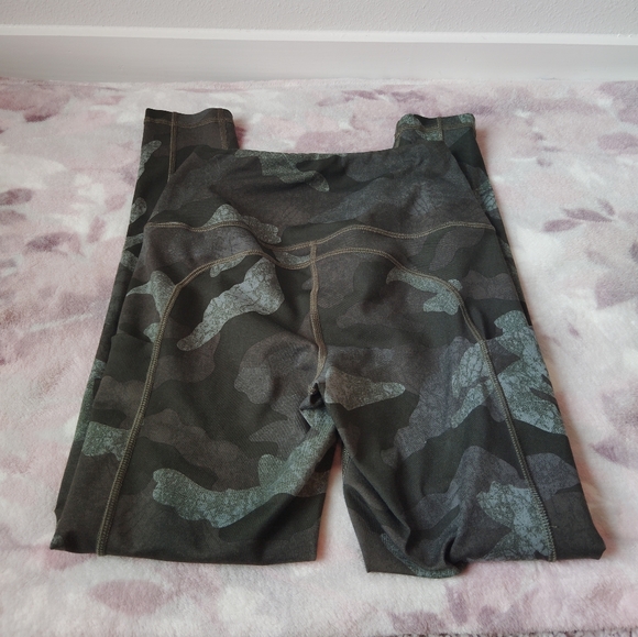 North Face Camo Leggings - Picture 6 of 8